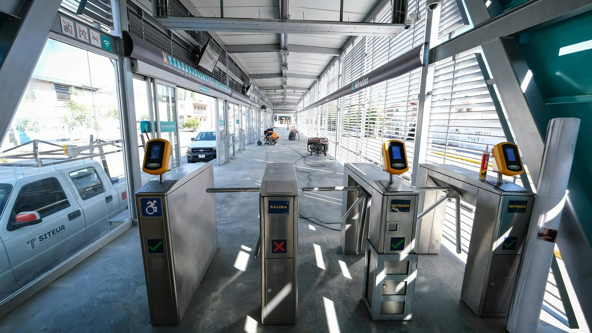 ESTACIÓN MACROBÚS